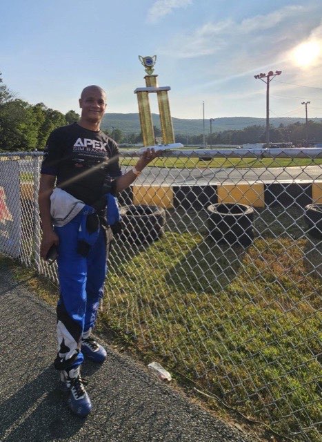 OVRP Vince holding 1st place trophy